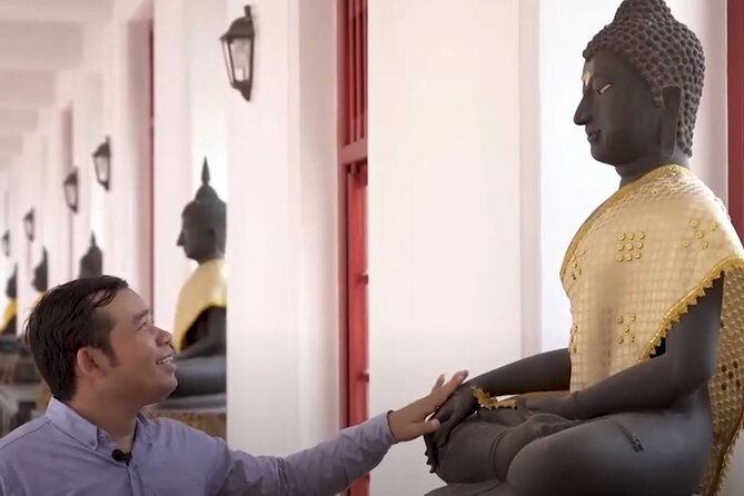Visit temples in and around Bangkok with a former monk of 10 years - Old Bangkok sites for architecture and royal connections