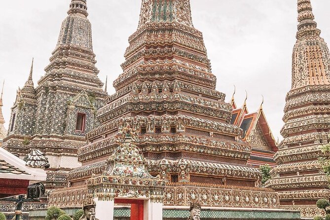 Visit Wat Pho and Wat Arun with Local Expert - Temple clothing is not optional