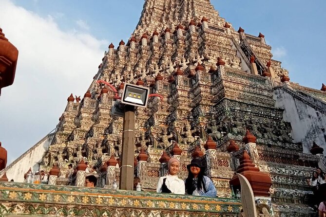 Visit Wat Pho and Wat Arun with Local Expert - Starting at Wat Pho and the 46-metre Reclining Buddha
