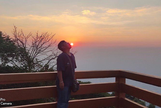 Wat Phra That Doi Suthep spiritual Sunrise Tour with an Ex-monk - Breakfast after the temple visit