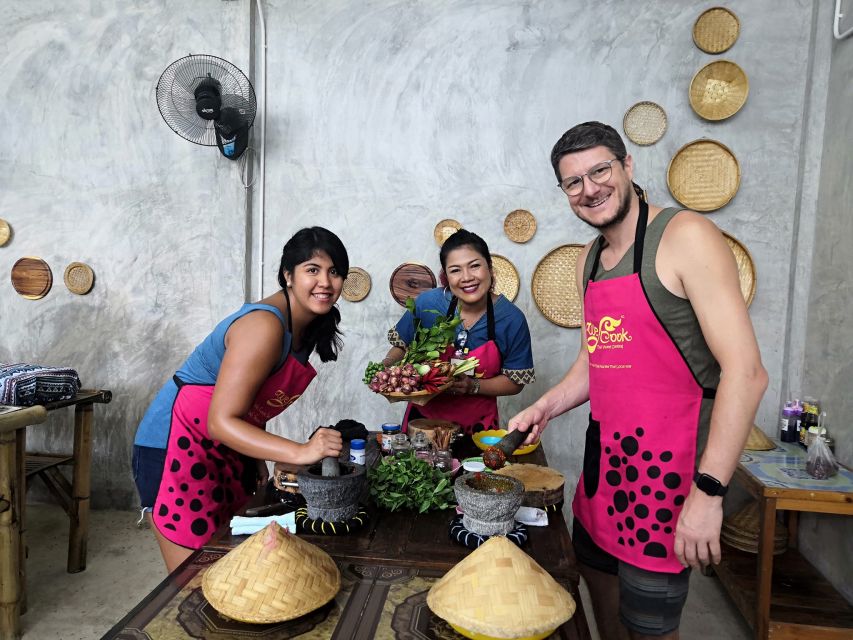 We Cook Thai Home Garden Cooking School - Morning or evening: choosing the better slot