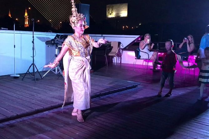 Wonderful Pearl: Bangkok's Dinner Night Cruise - Live music, Thai dance, and the mood onboard